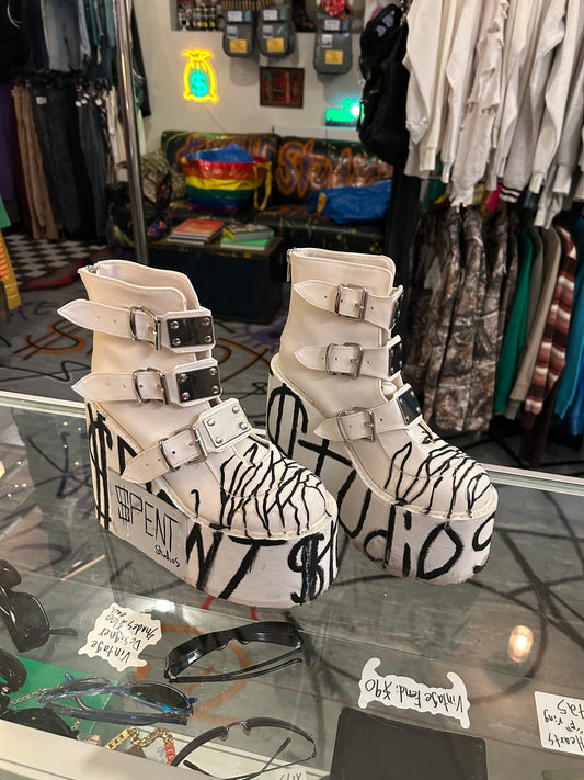 Platform $trap boots