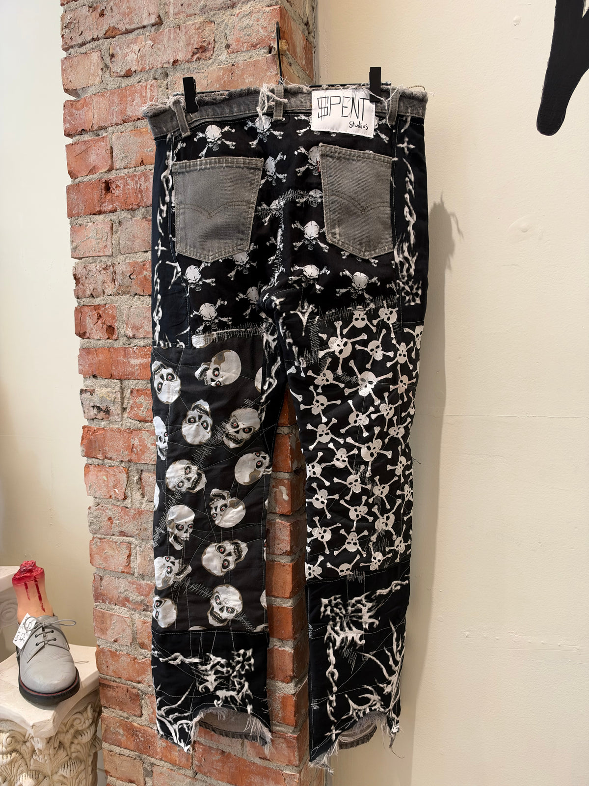 Half Skeleton Distressed jeans