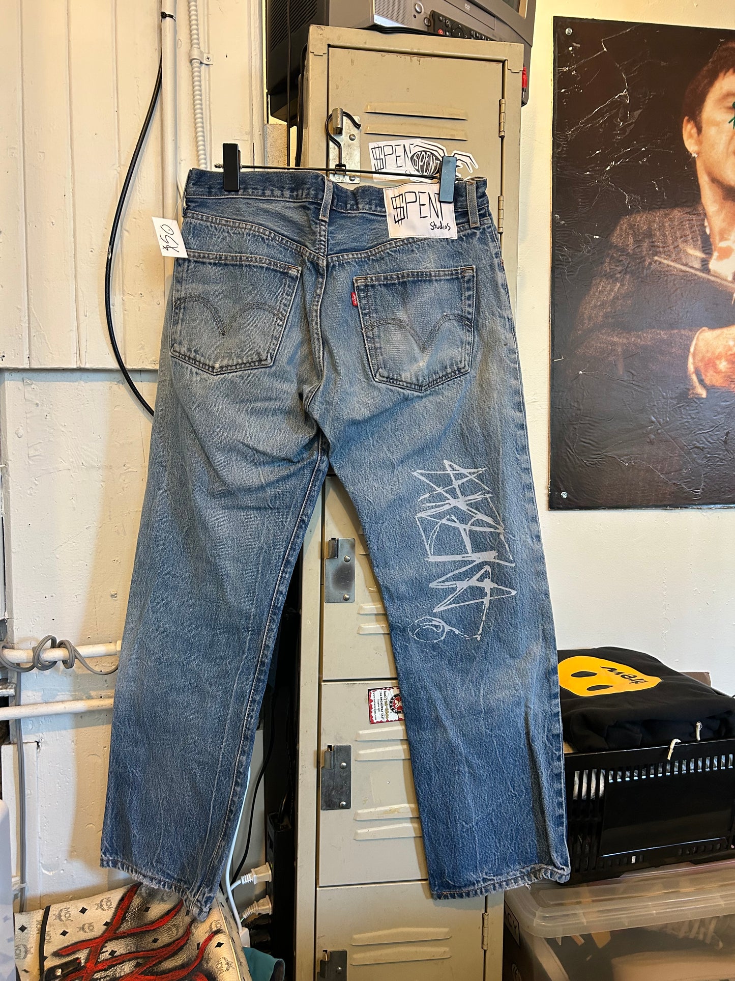 Distressed $pent Signature jeans