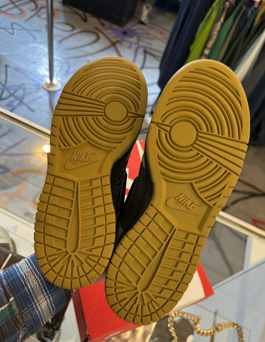 Nike Dunk “Halloween skull”