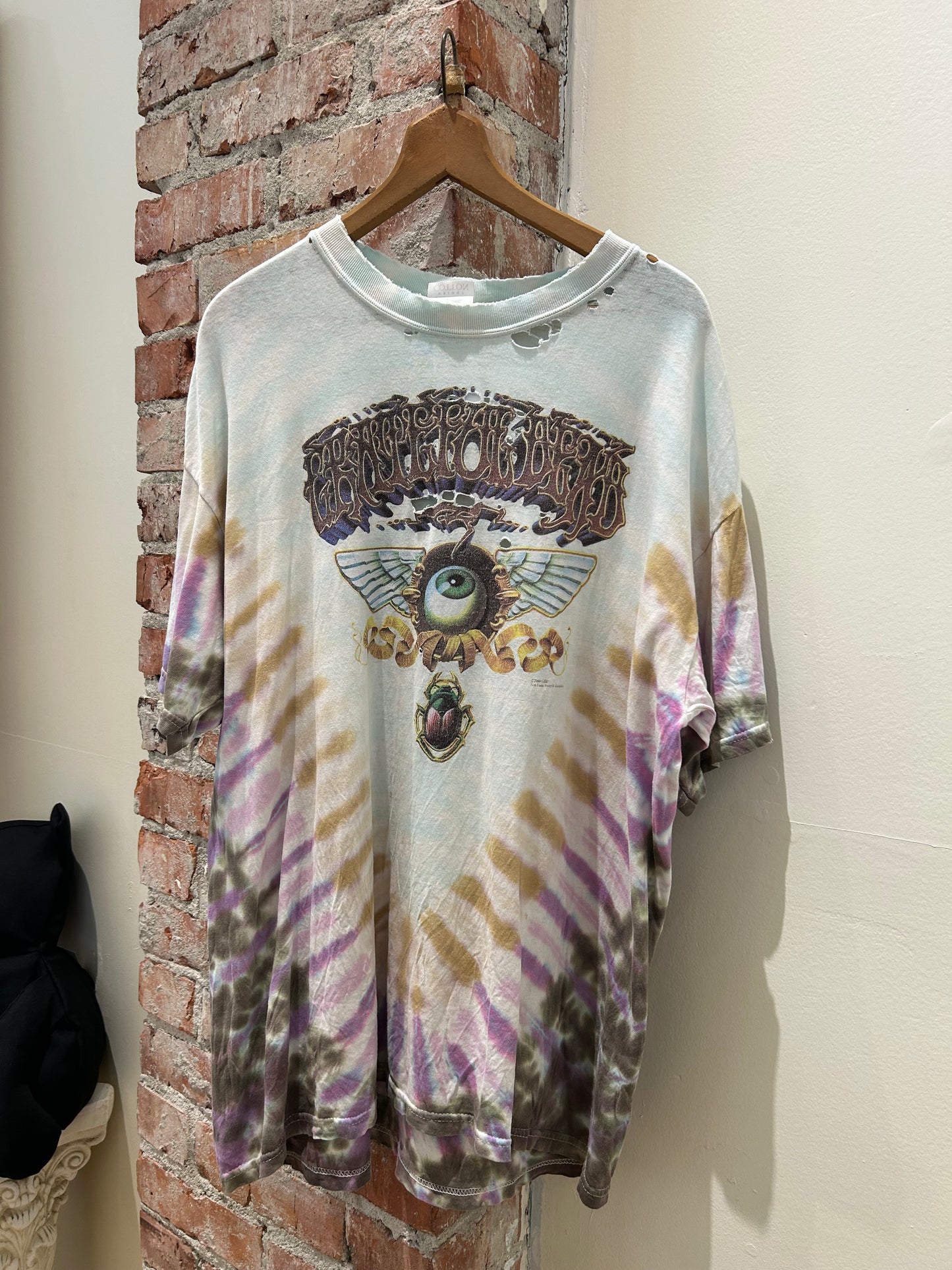 Thrashed Grateful Dead t shirt