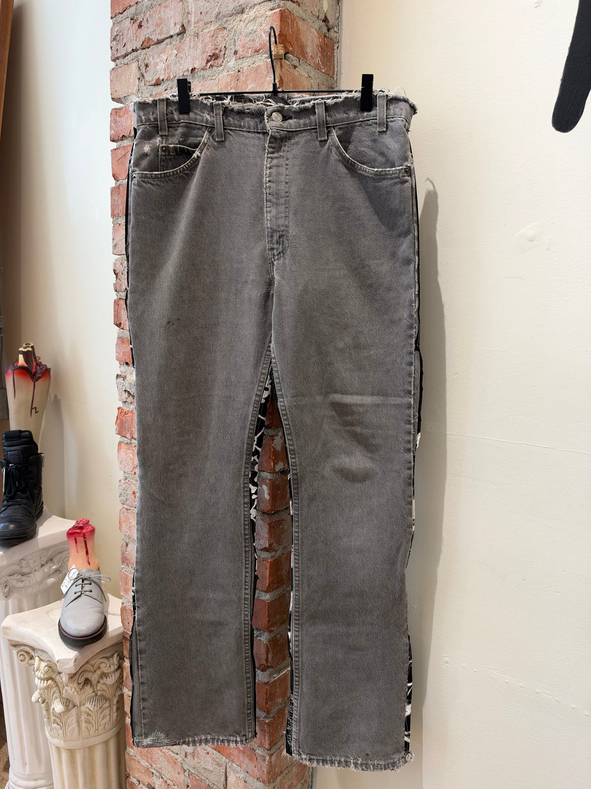 Half Skeleton Distressed jeans