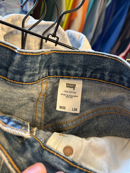 Distressed $pent Signature jeans